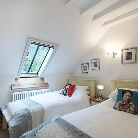 Converted Chapel, Stunning Sea & Mountain Views! Penmaen-mawr エクステリア 写真