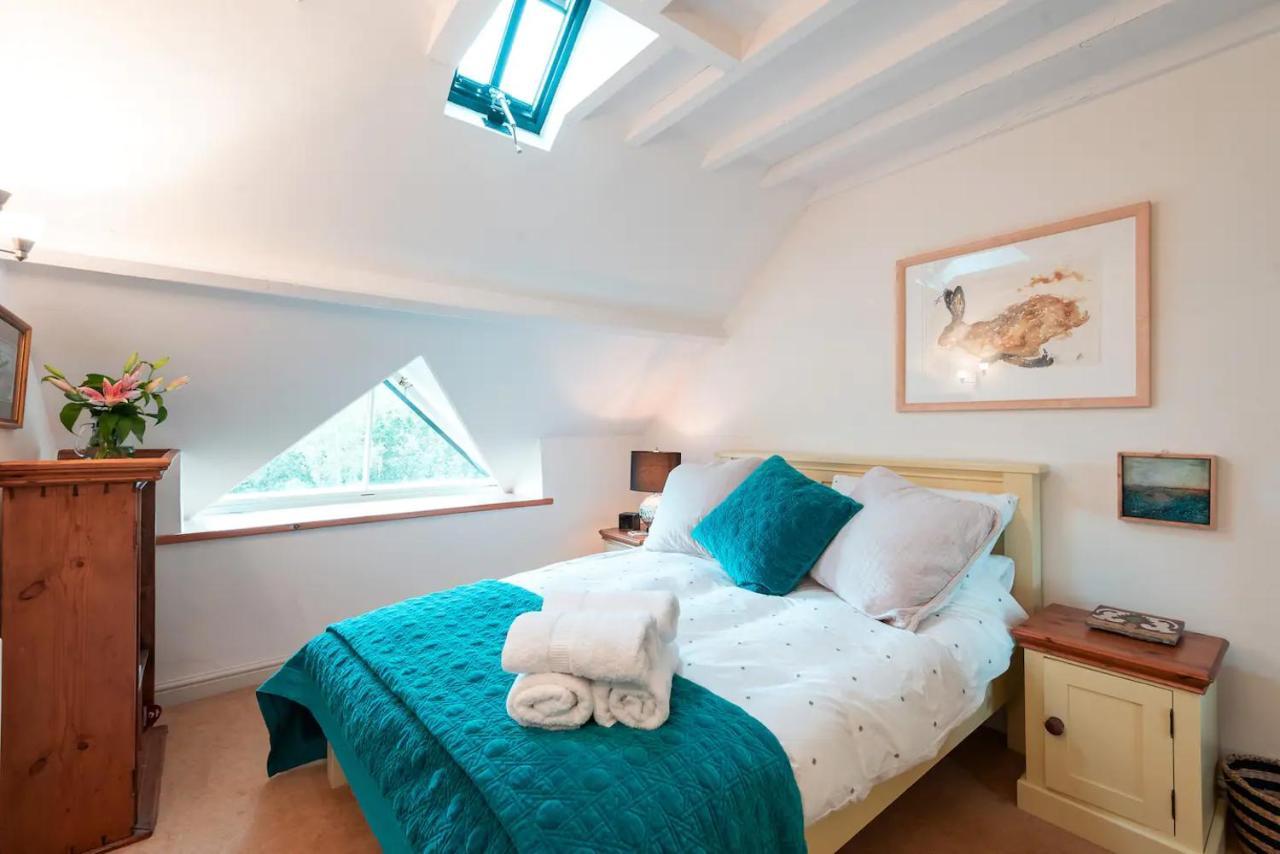 Converted Chapel, Stunning Sea & Mountain Views! Penmaen-mawr エクステリア 写真